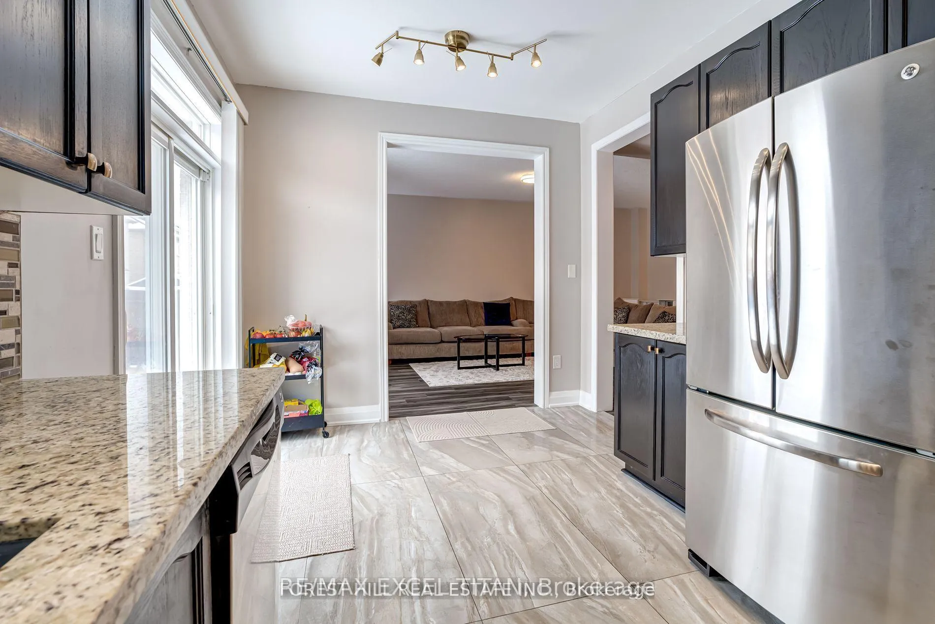Photo 12 of 113 Destino Crescent, Vaughan, Vellore Village — HOMEH