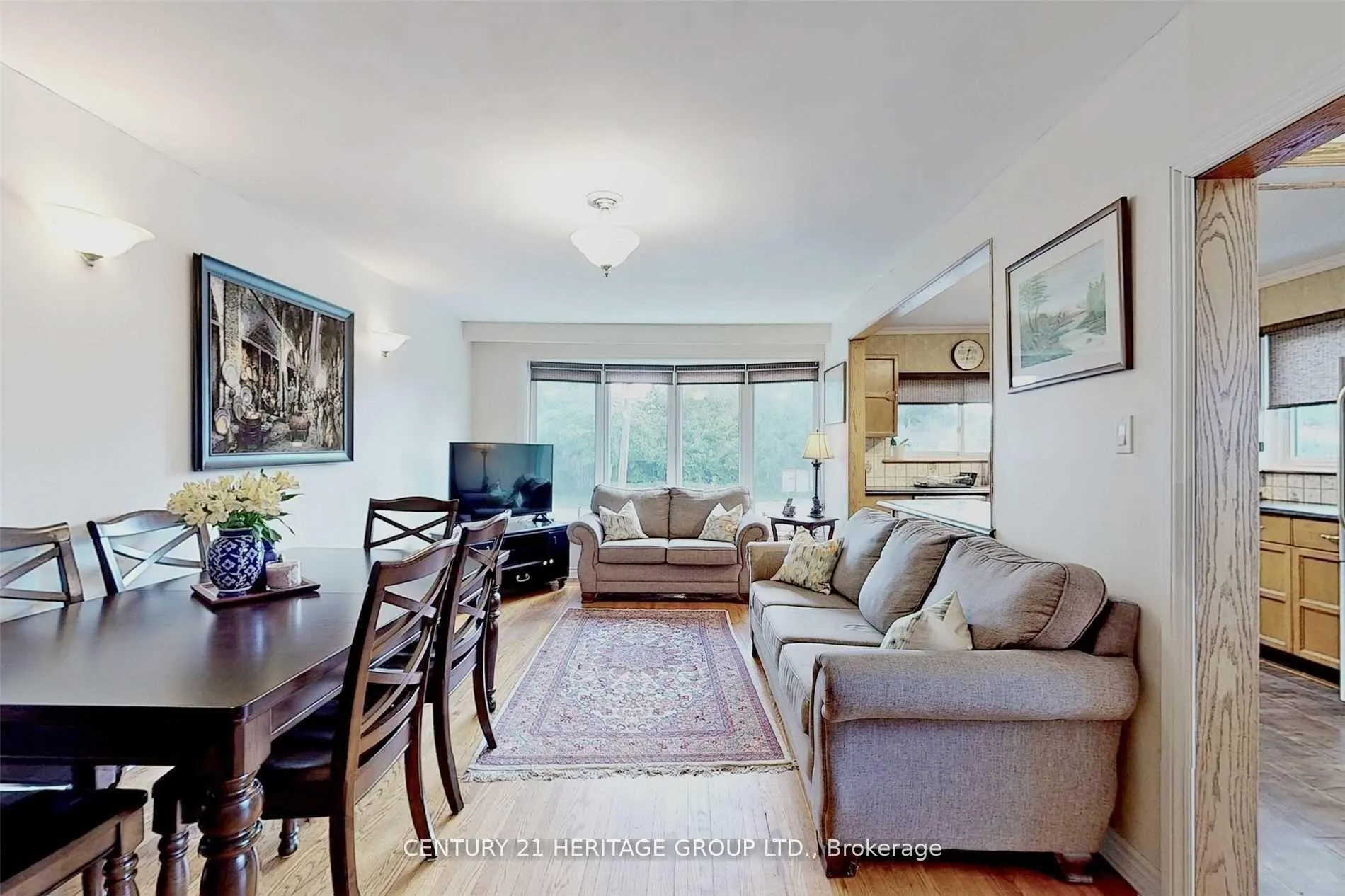 Photo 6 of Unit Main, 34 Kitimat Crescent, Aurora, Aurora Heights — HOMEH