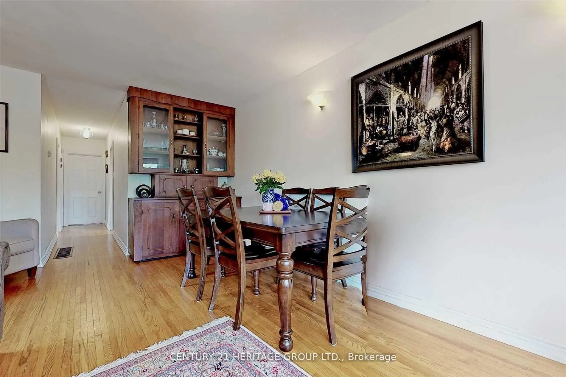 Photo 9 of Unit Main, 34 Kitimat Crescent, Aurora, Aurora Heights — HOMEH