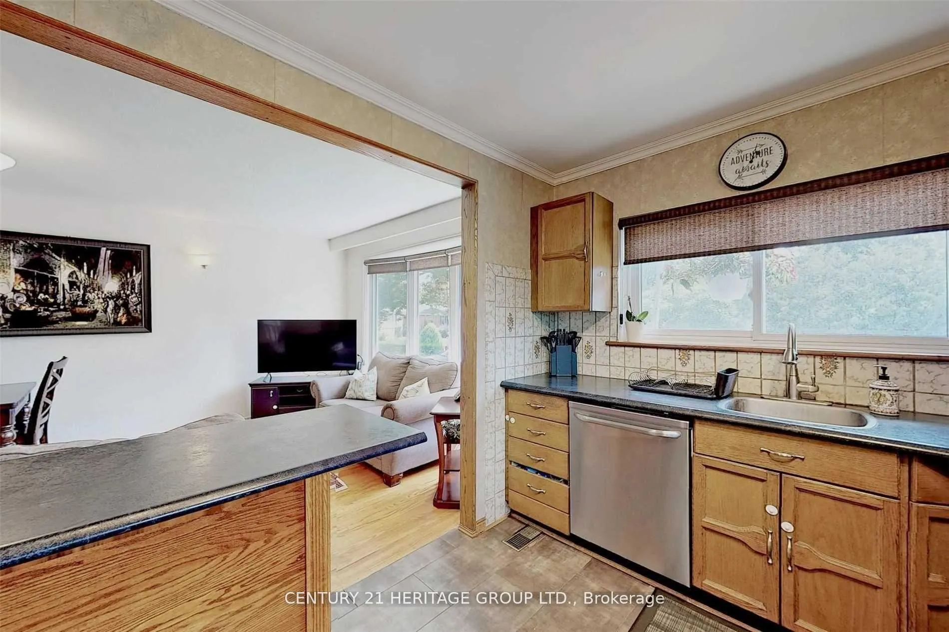Photo 14 of Unit Main, 34 Kitimat Crescent, Aurora, Aurora Heights — HOMEH
