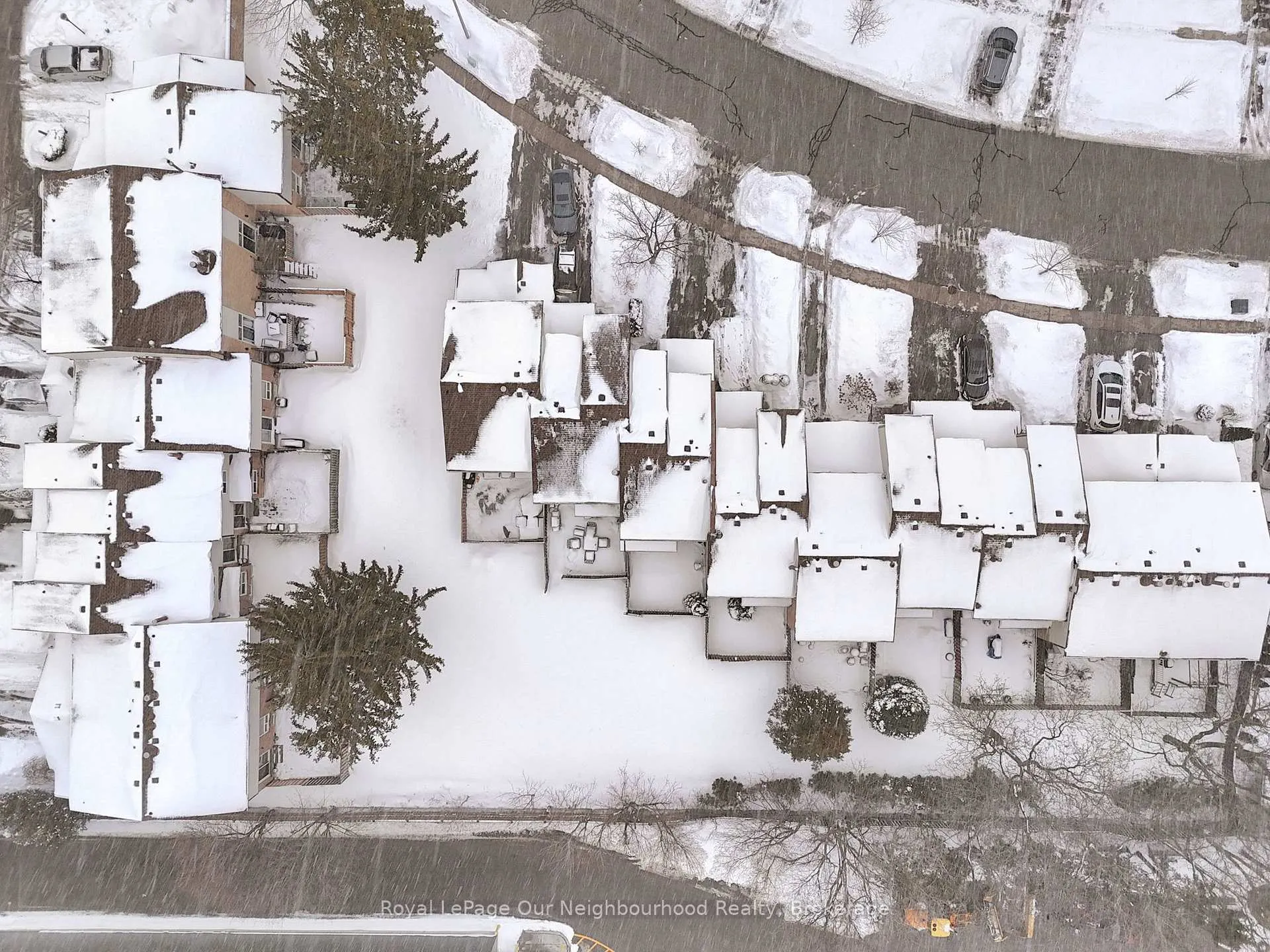 Photo 3 of Unit 7, 1330 Trowbridge Drive, Oshawa, Centennial — HOMEH