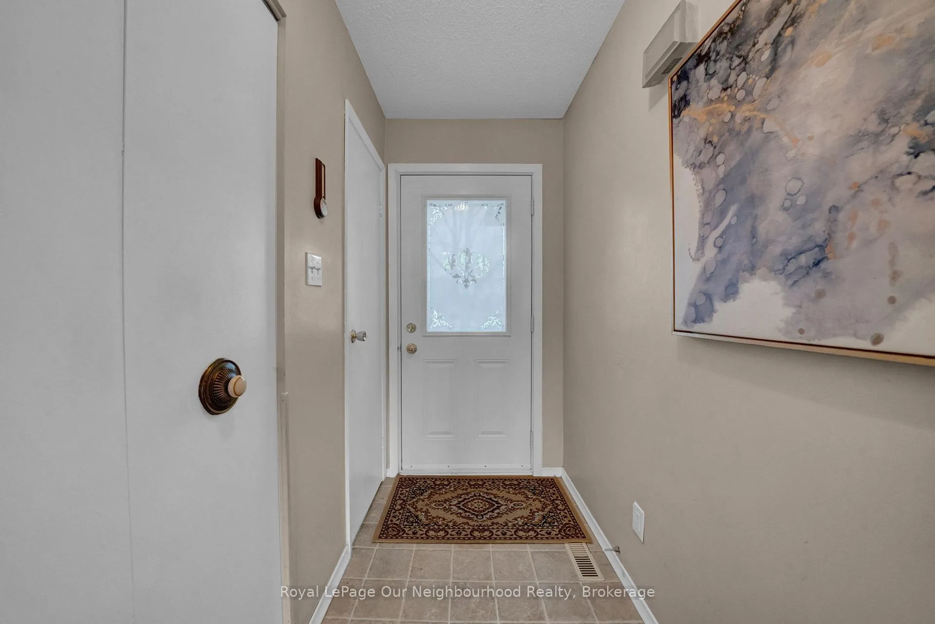 Photo 5 of Unit 7, 1330 Trowbridge Drive, Oshawa, Centennial — HOMEH