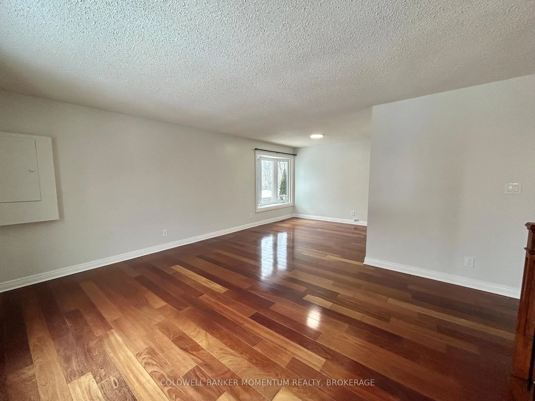 Photo 5 of Unit Main, 2 Cornwell Circle, St. Catharines, Ridley — HOMEH