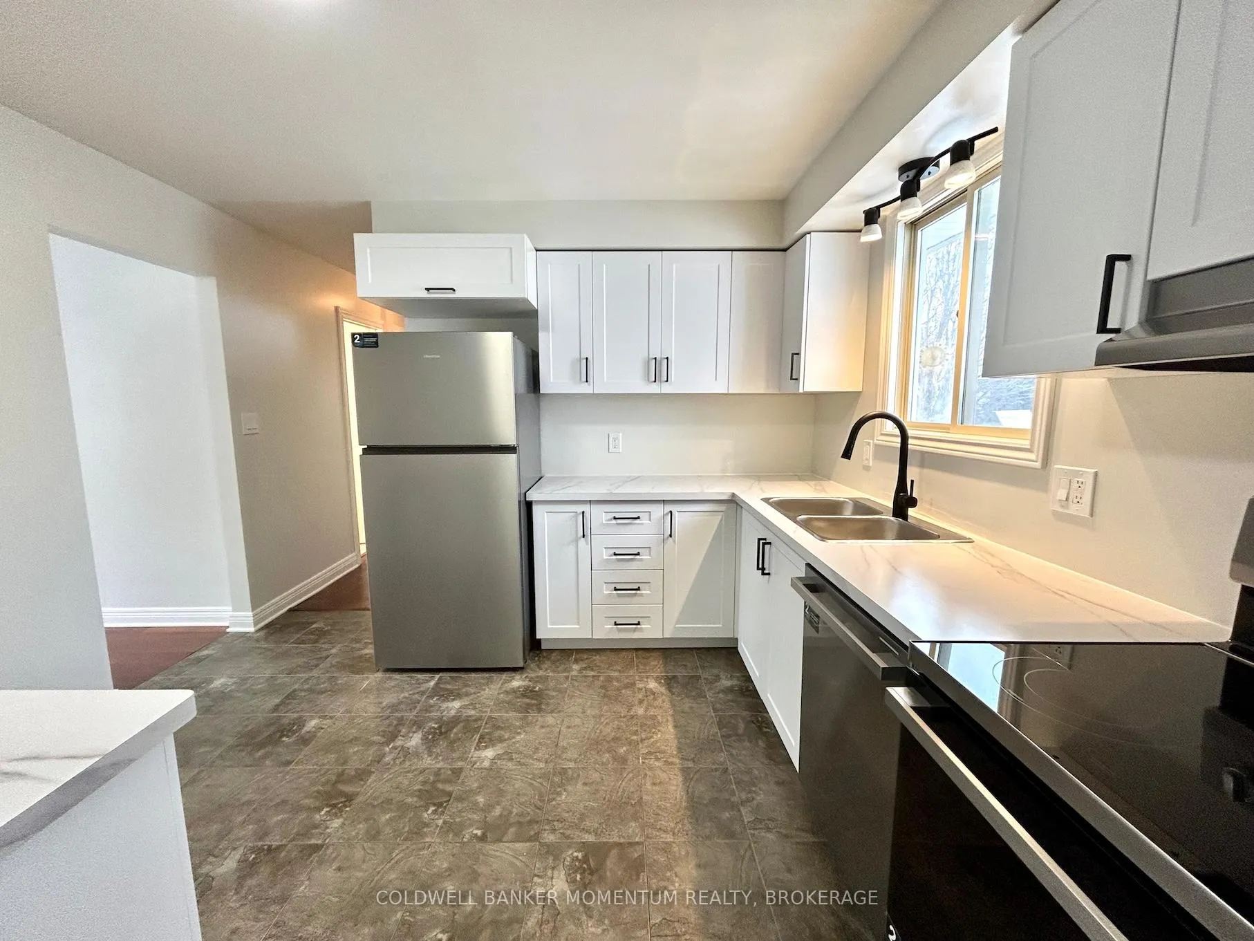 Photo 8 of Unit Main, 2 Cornwell Circle, St. Catharines, Ridley — HOMEH