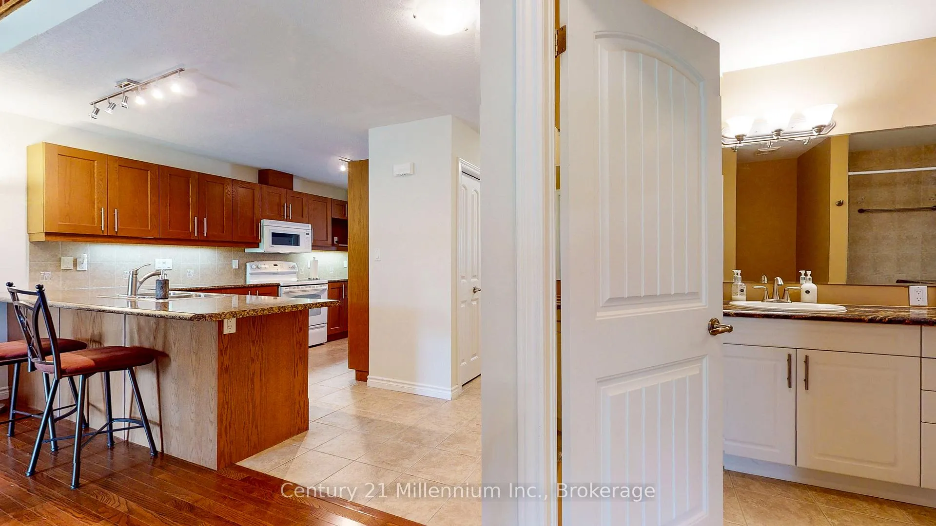 Photo 4 of 110 Empire Lane, Meaford — HOMEH