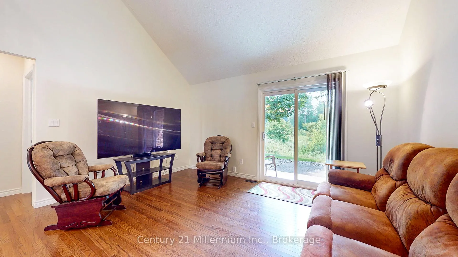 Photo 6 of 110 Empire Lane, Meaford — HOMEH