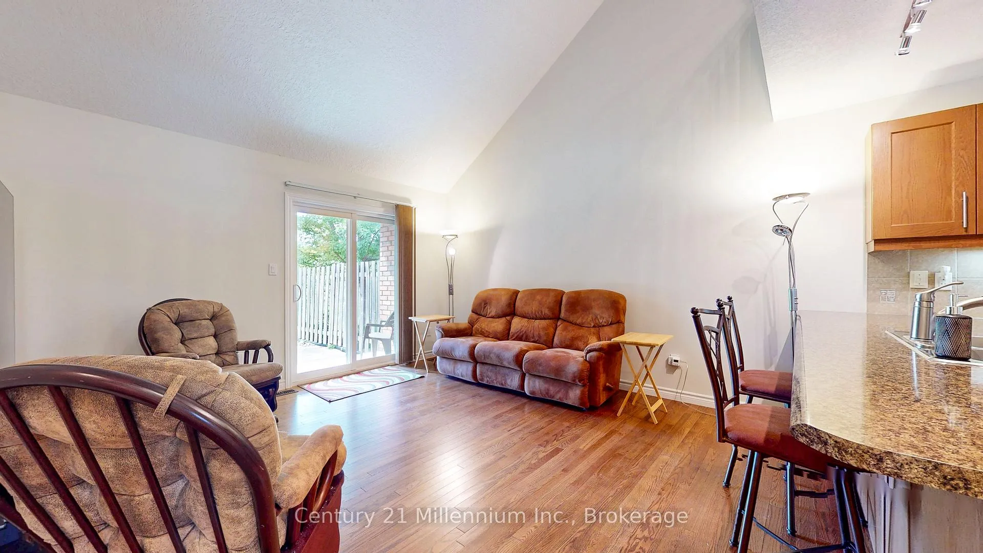 Photo 7 of 110 Empire Lane, Meaford — HOMEH