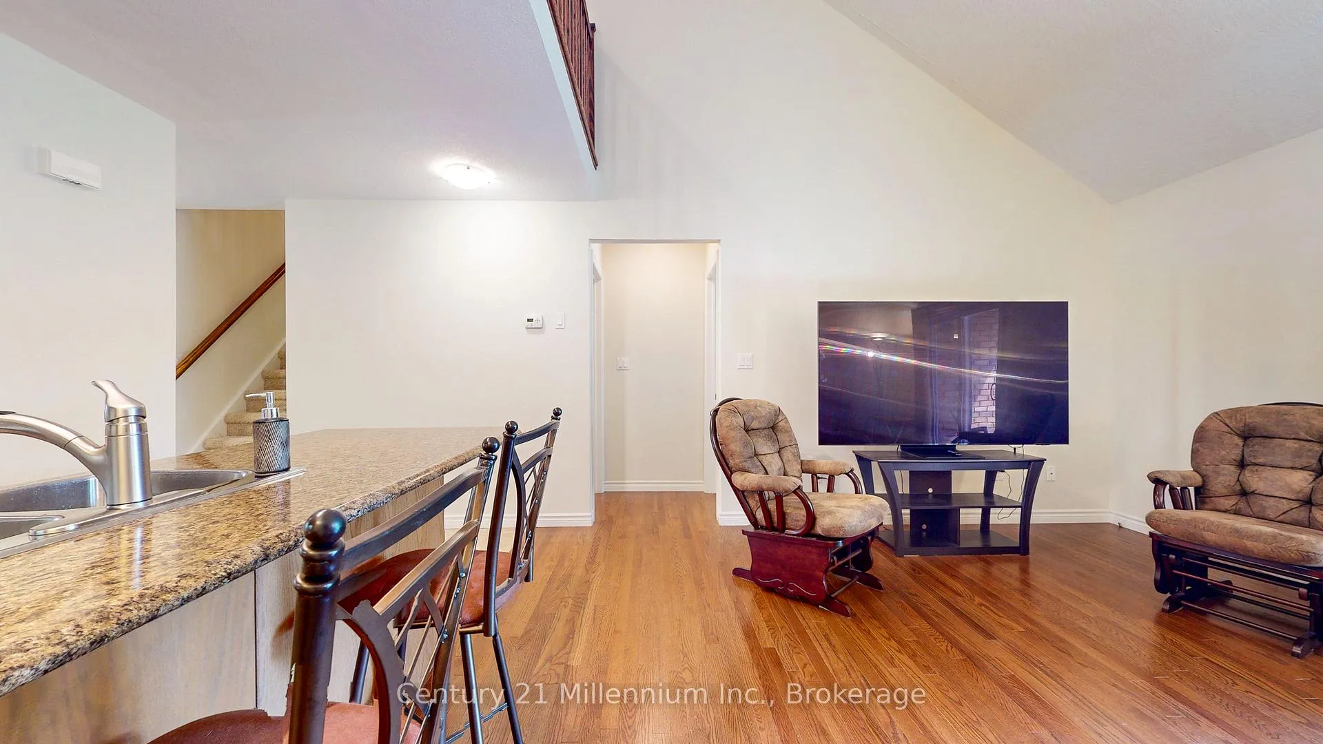 Photo 8 of 110 Empire Lane, Meaford — HOMEH