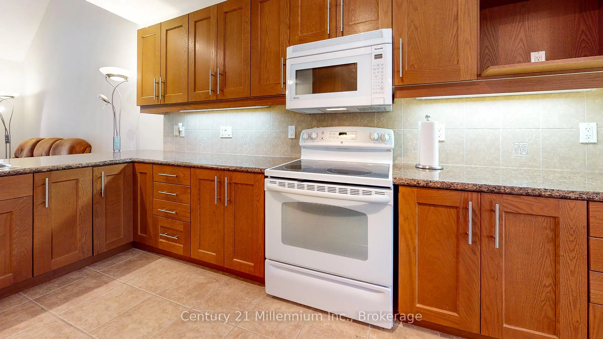 Photo 13 of 110 Empire Lane, Meaford — HOMEH