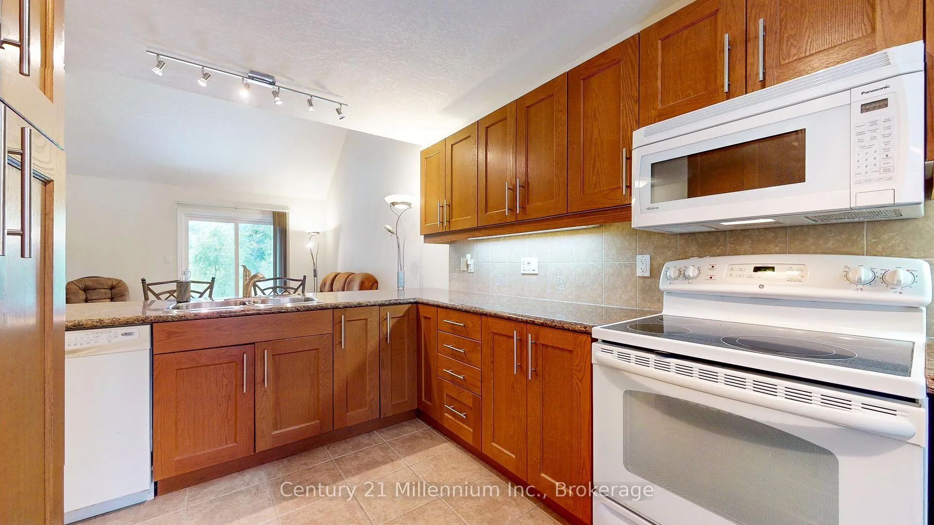 Photo 15 of 110 Empire Lane, Meaford — HOMEH