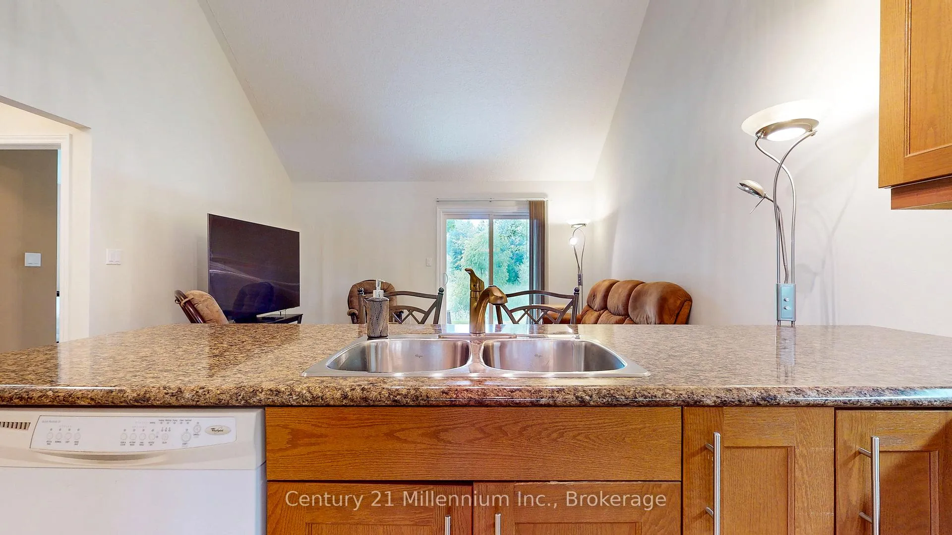 Photo 17 of 110 Empire Lane, Meaford — HOMEH