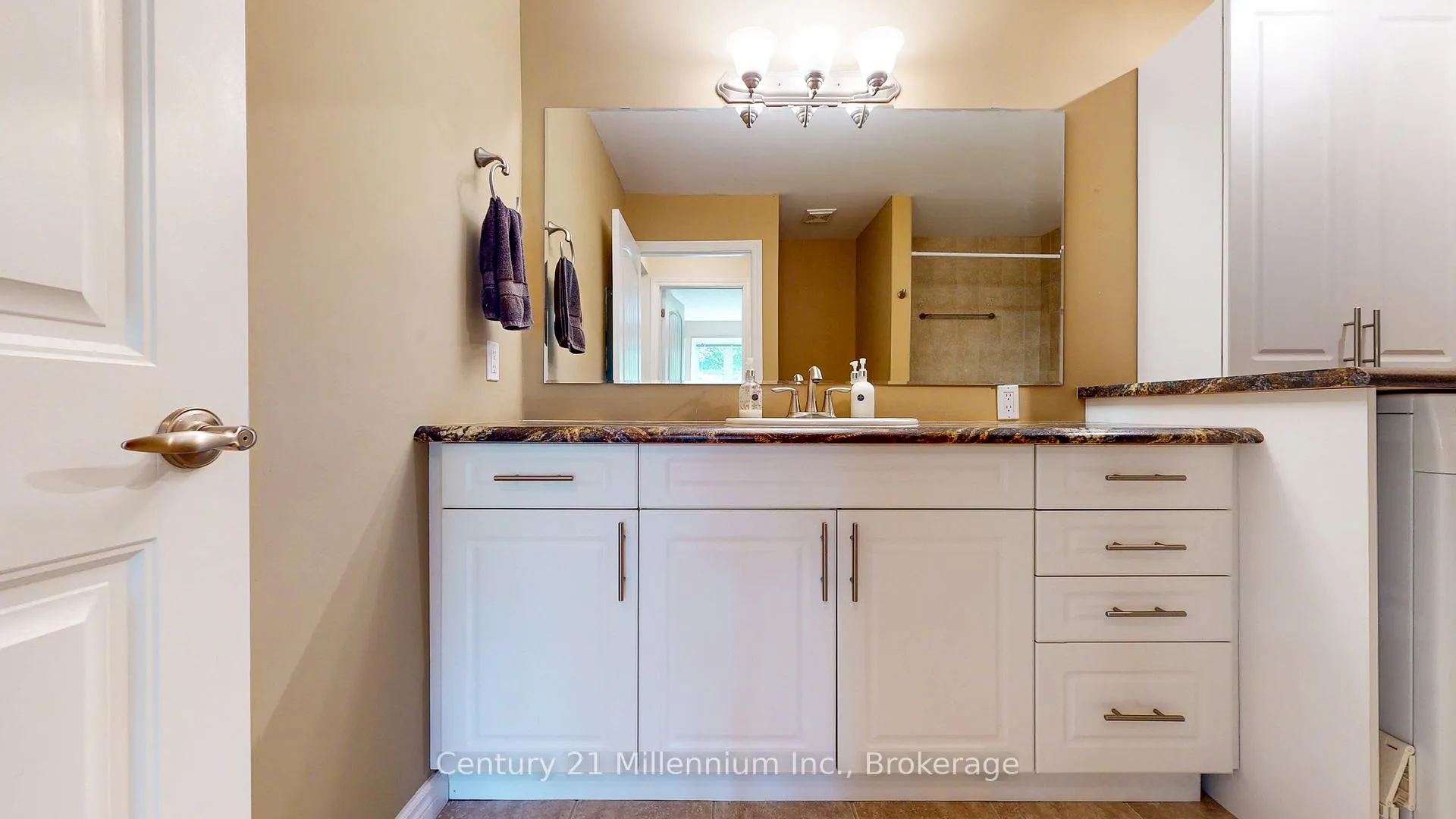 Photo 18 of 110 Empire Lane, Meaford — HOMEH