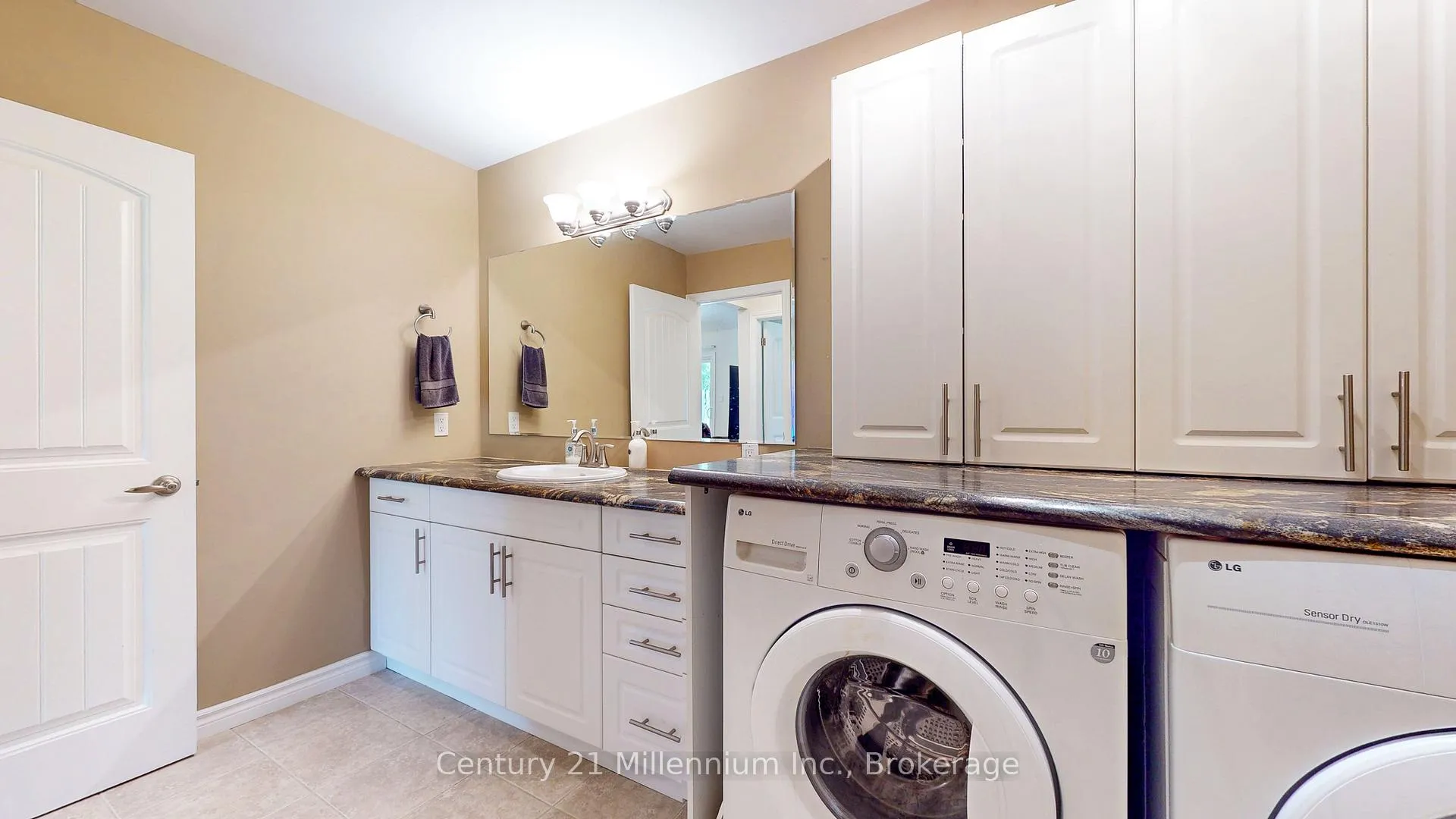 Photo 19 of 110 Empire Lane, Meaford — HOMEH