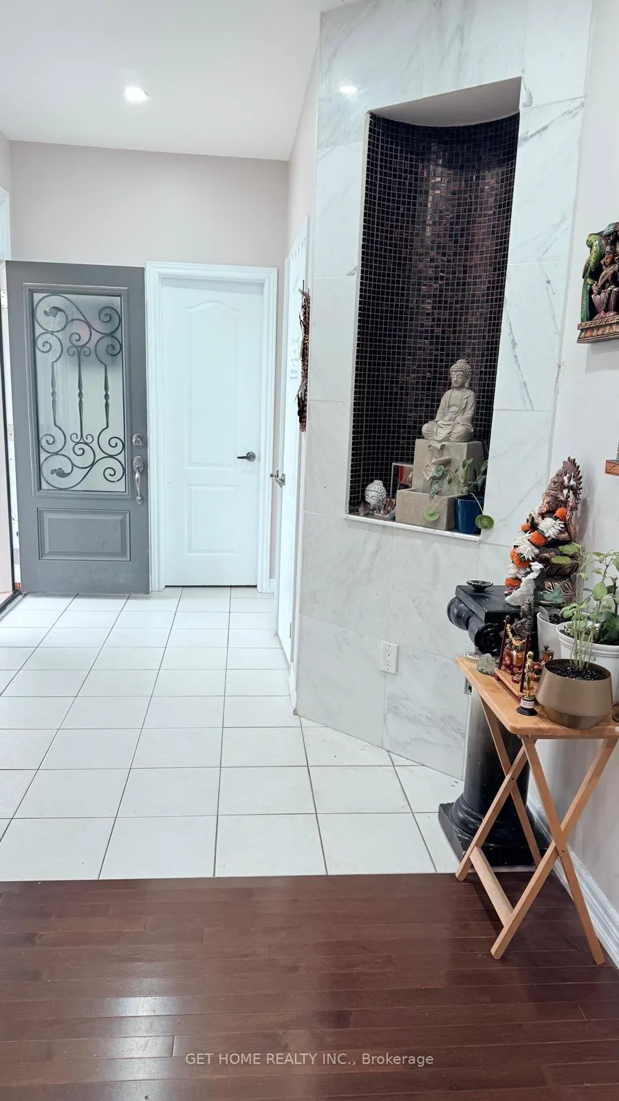 Photo 3 of Unit #Main, 49 Ebury Drive, Brampton, Credit Valley — HOMEH