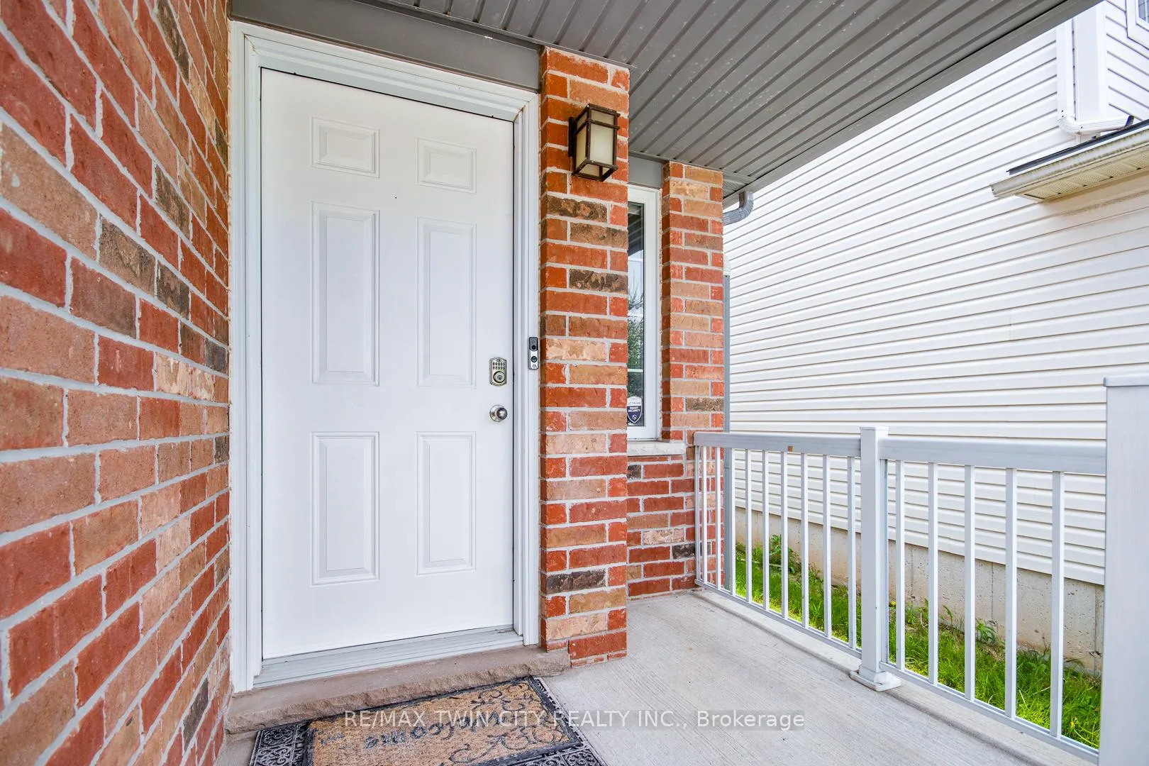 Photo 2 of 51 Seabrook Drive, Kitchener — HOMEH