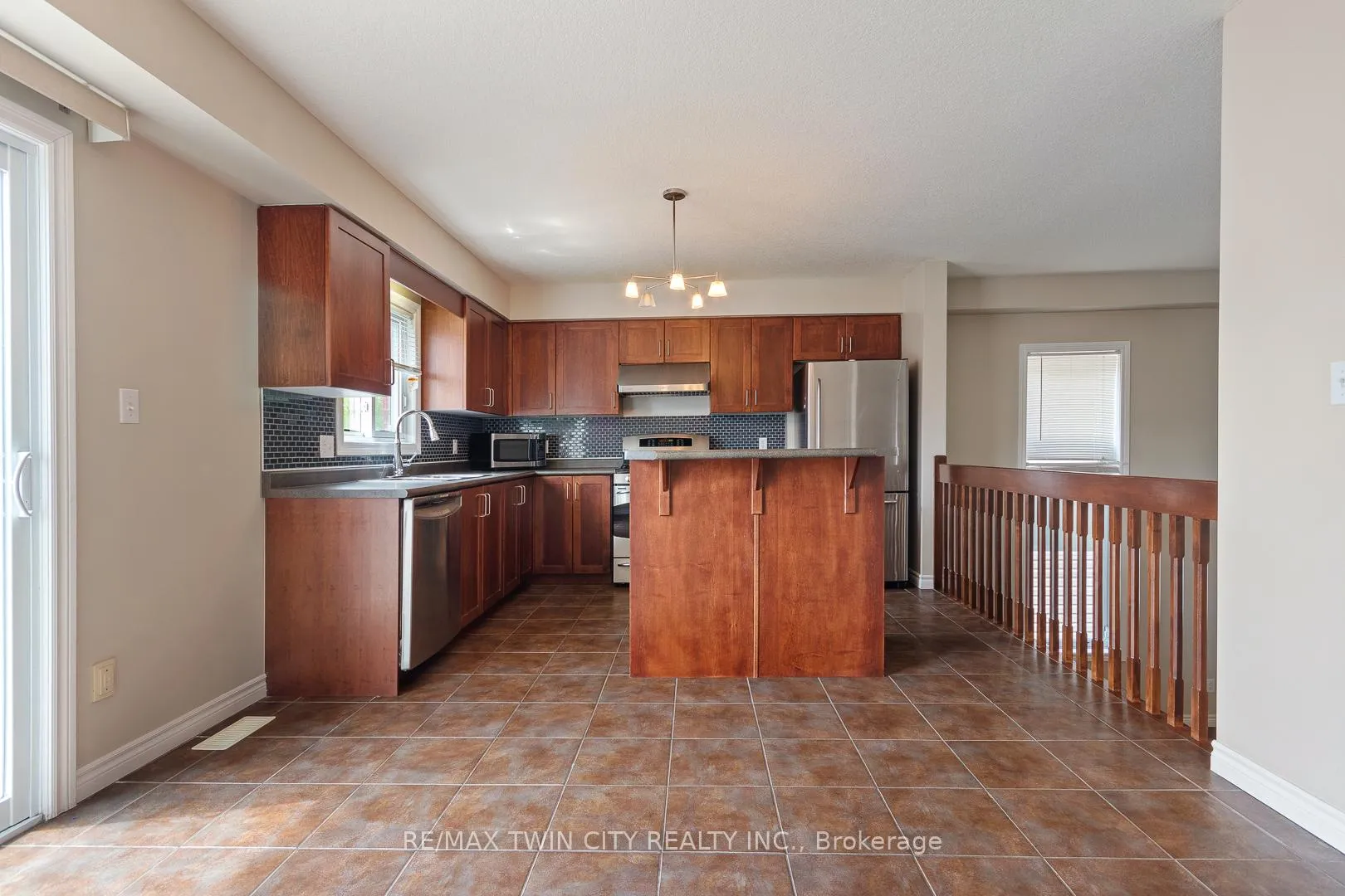 Photo 11 of 51 Seabrook Drive, Kitchener — HOMEH