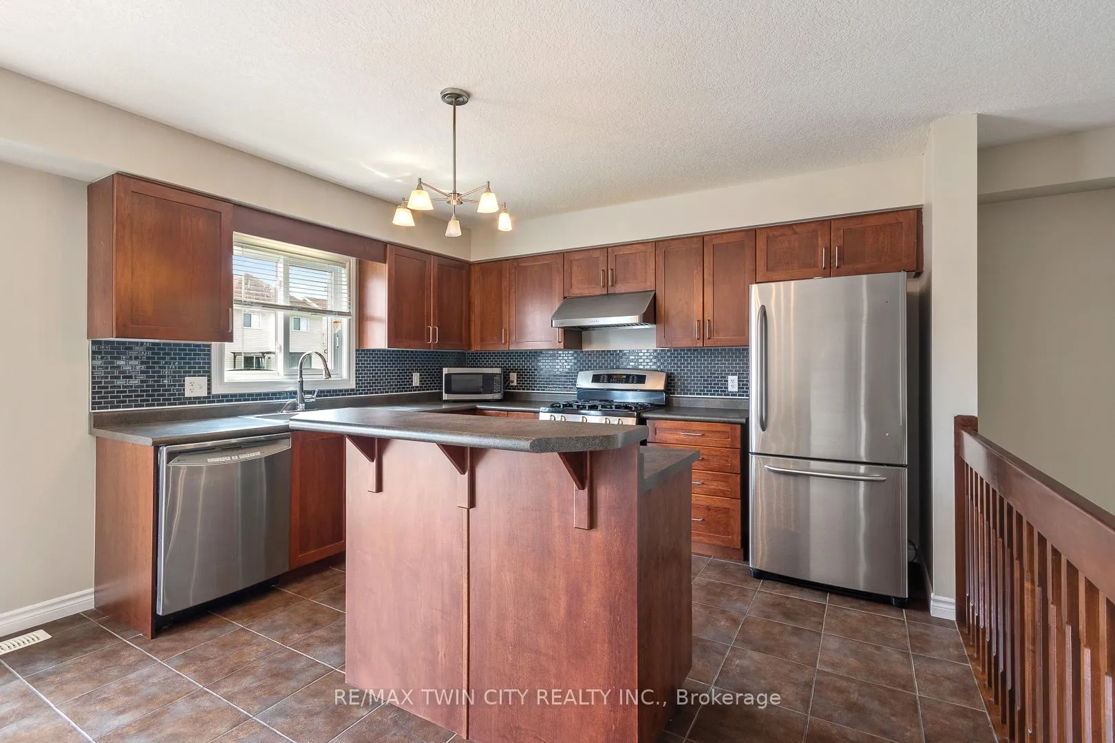 Photo 12 of 51 Seabrook Drive, Kitchener — HOMEH