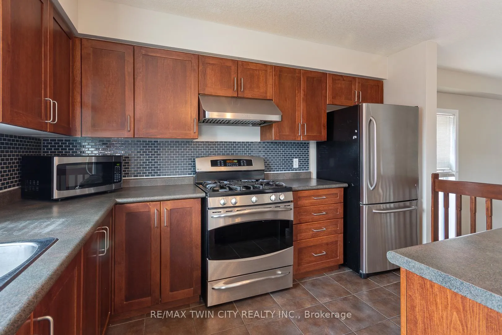 Photo 17 of 51 Seabrook Drive, Kitchener — HOMEH