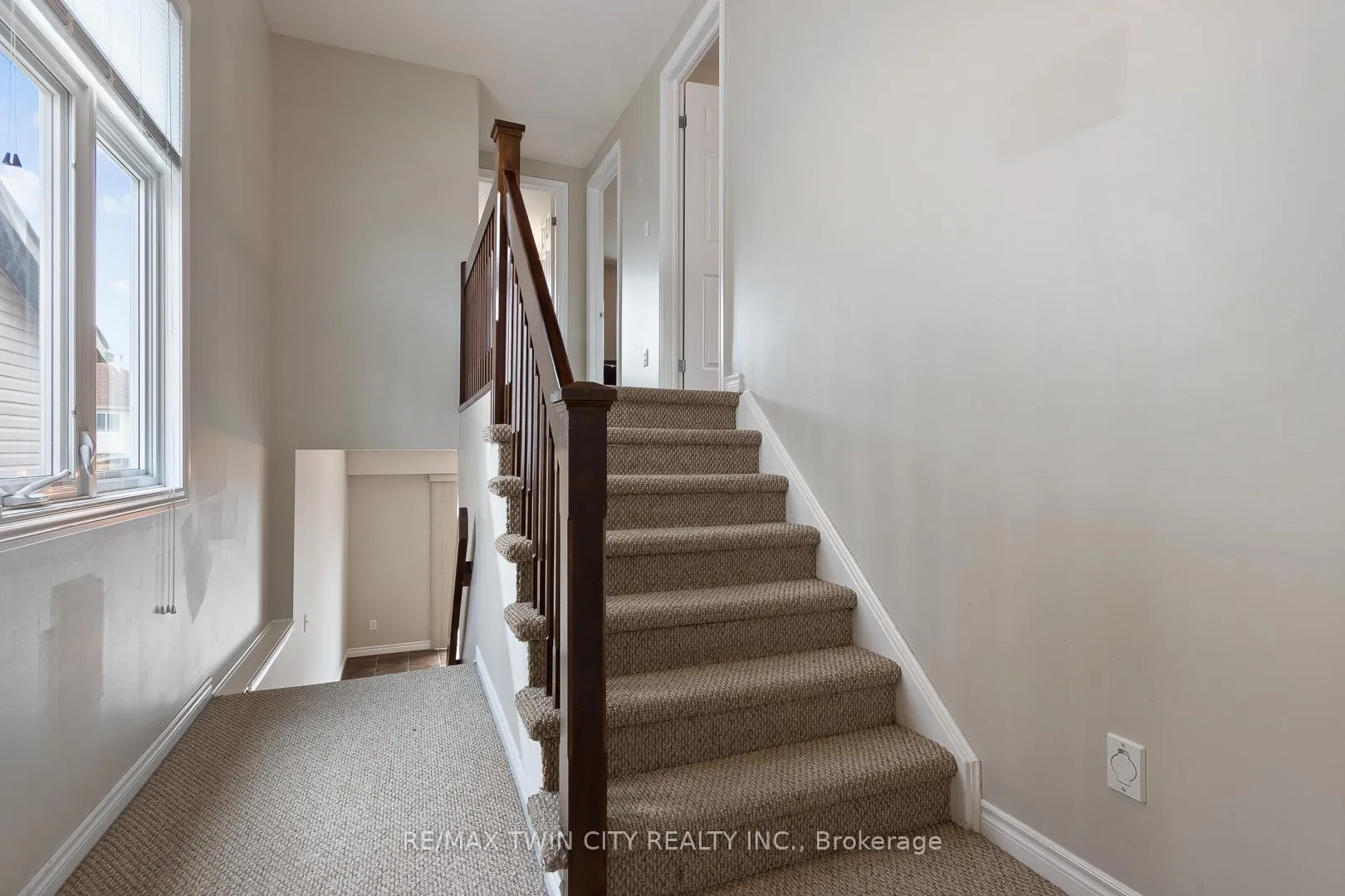 Photo 23 of 51 Seabrook Drive, Kitchener — HOMEH