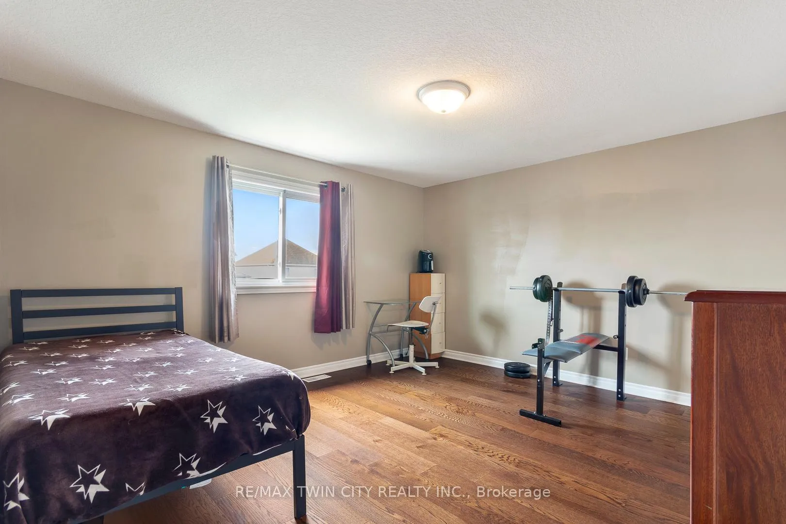 Photo 32 of 51 Seabrook Drive, Kitchener — HOMEH