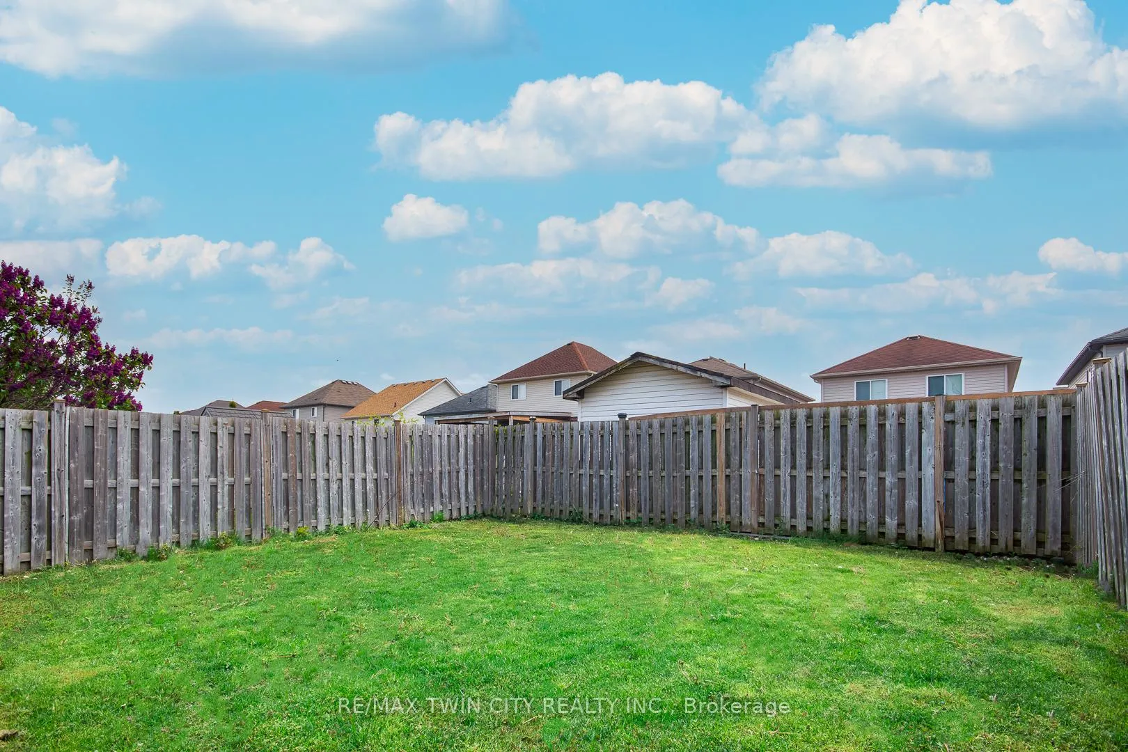 Photo 37 of 51 Seabrook Drive, Kitchener — HOMEH