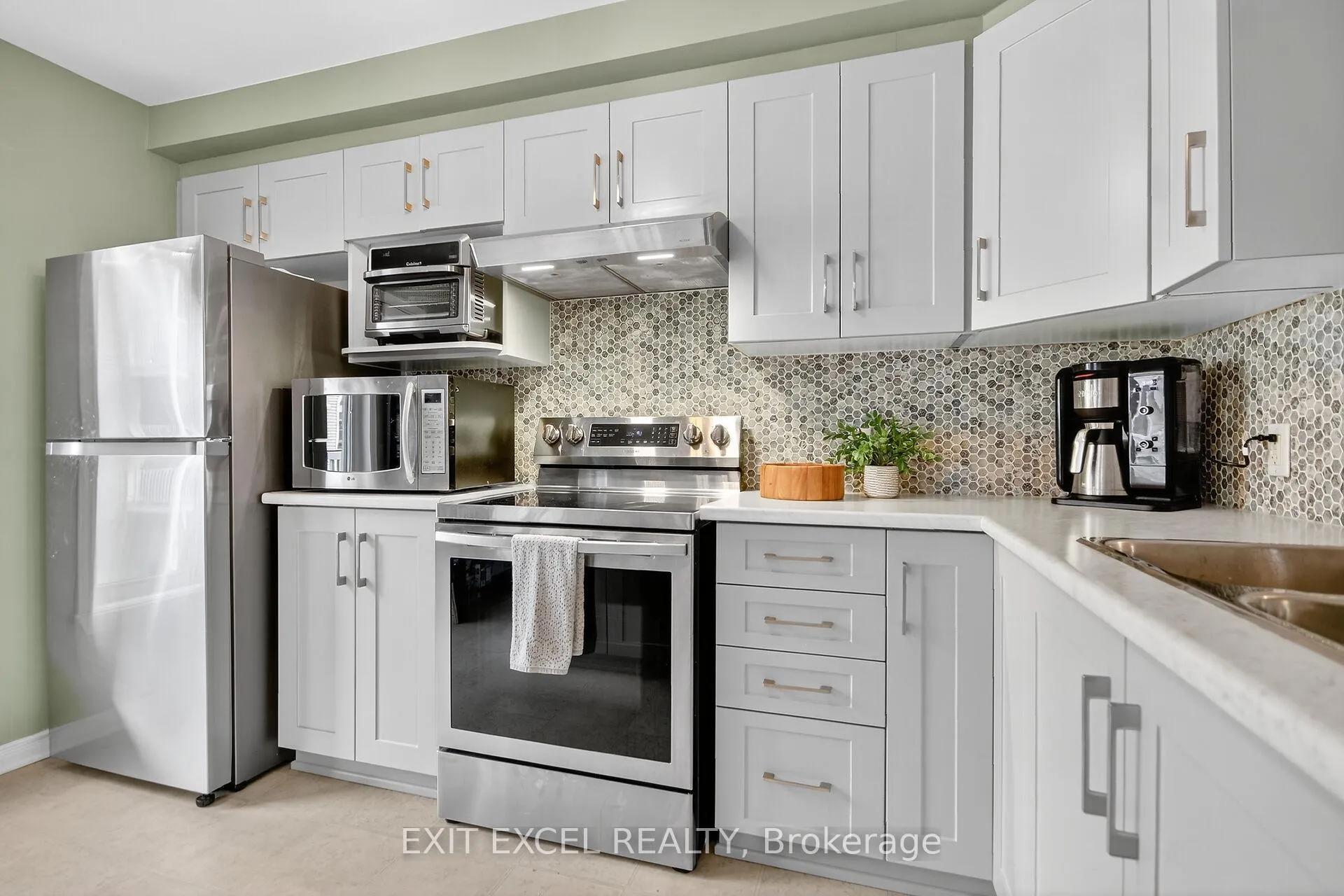 Photo 9 of 206 Keltie Private, Ottawa, Barrhaven - Longfields — HOMEH
