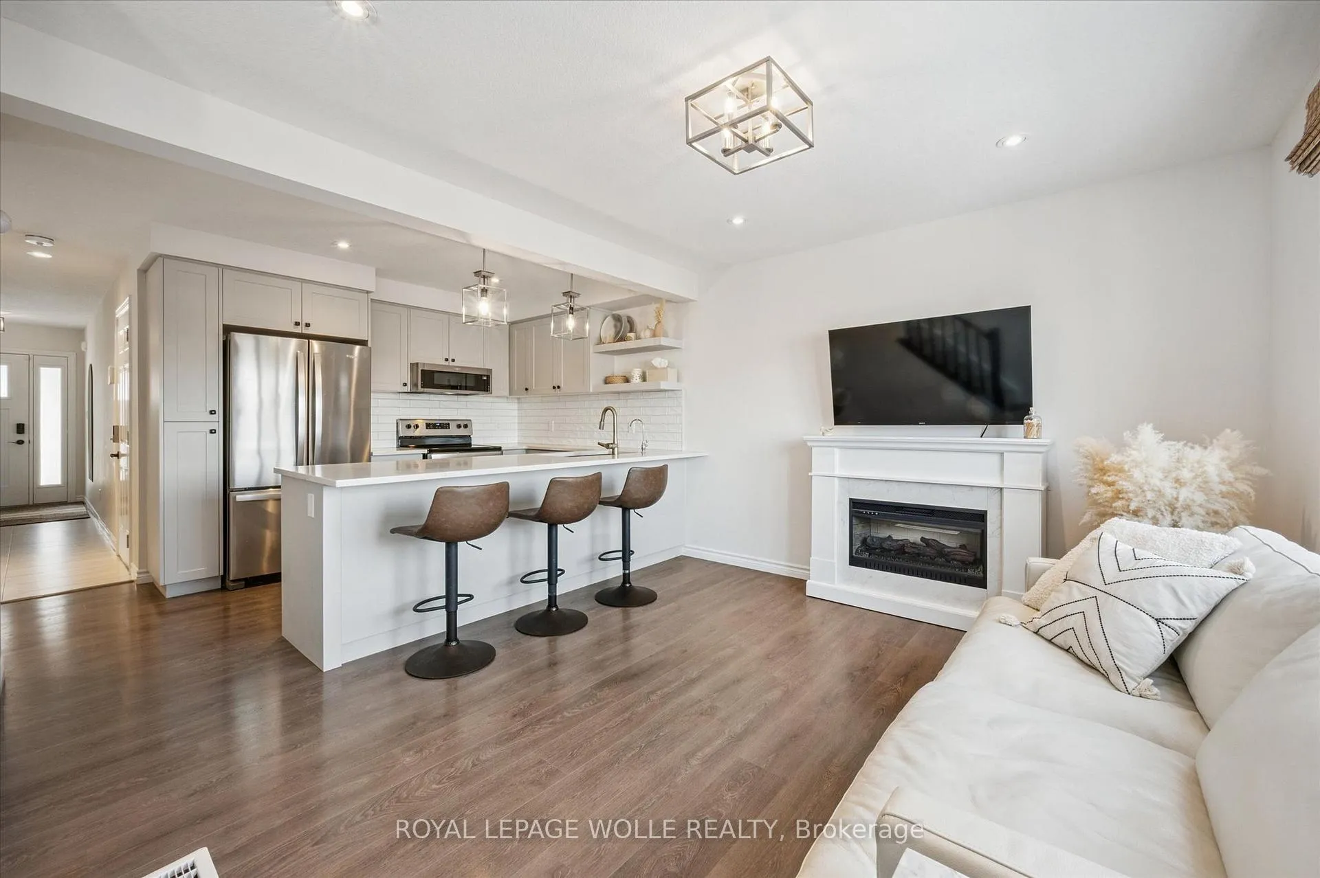 Photo 11 of 523 Hollybrook Crescent, Kitchener — HOMEH