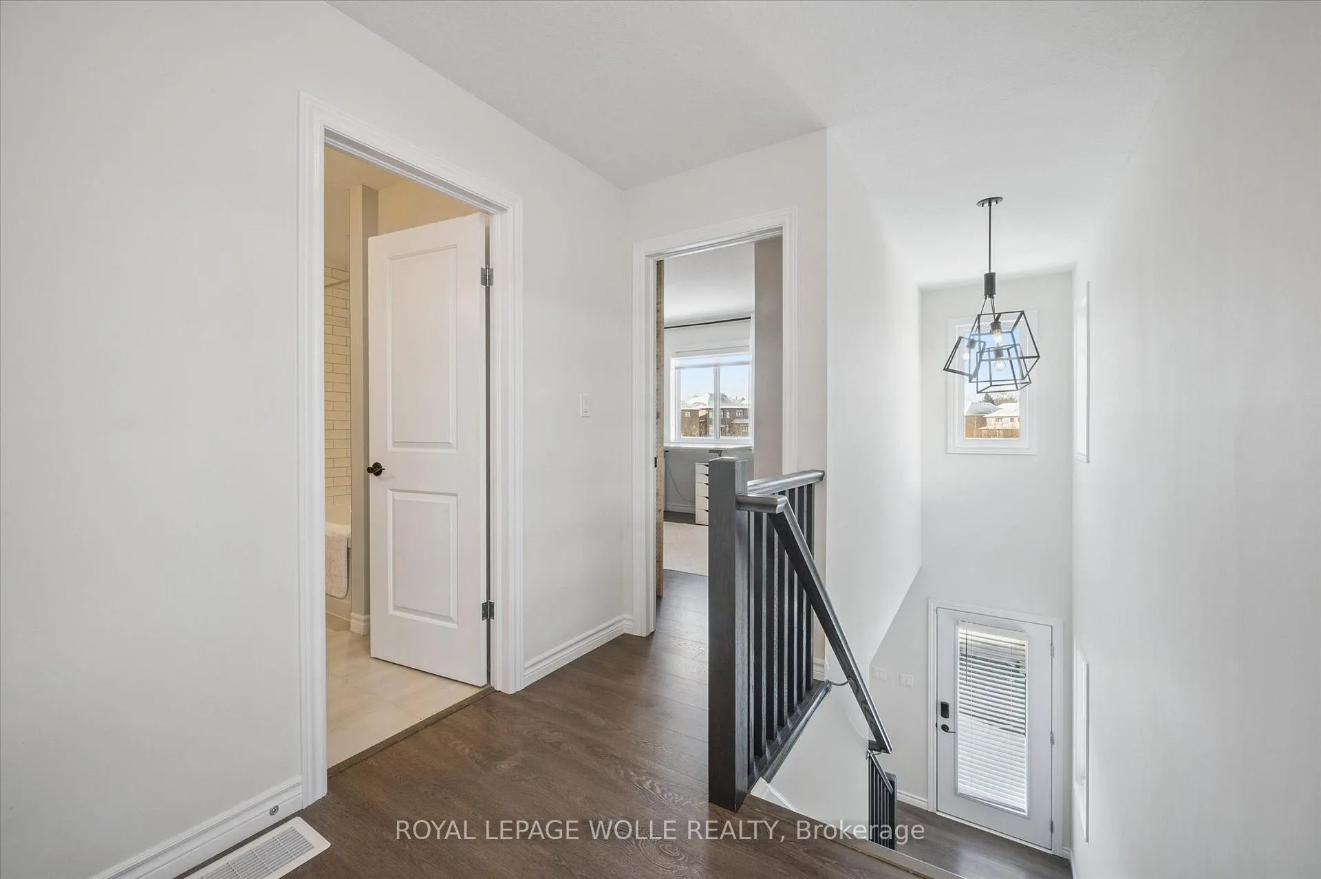 Photo 13 of 523 Hollybrook Crescent, Kitchener — HOMEH