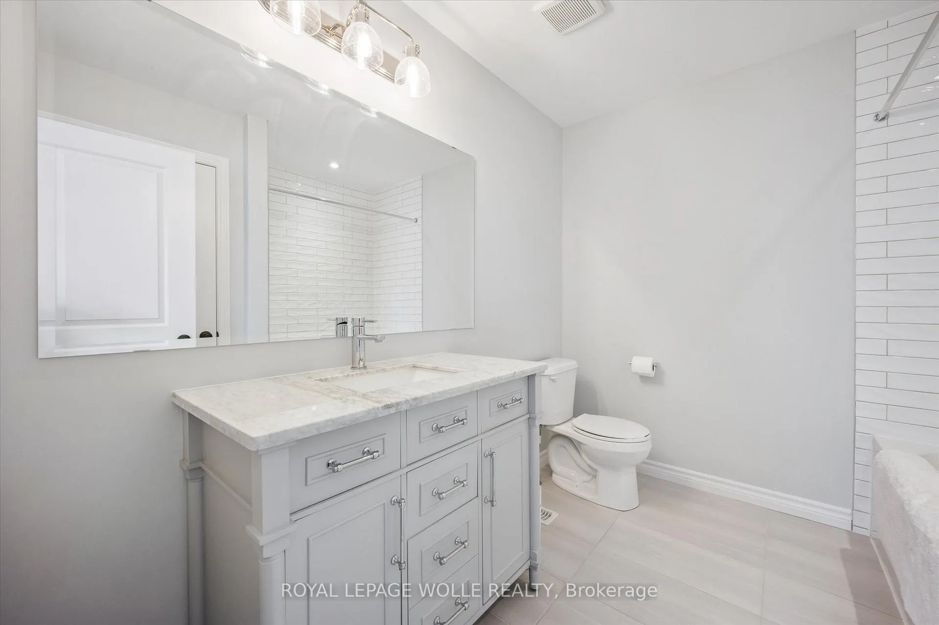 Photo 23 of 523 Hollybrook Crescent, Kitchener — HOMEH