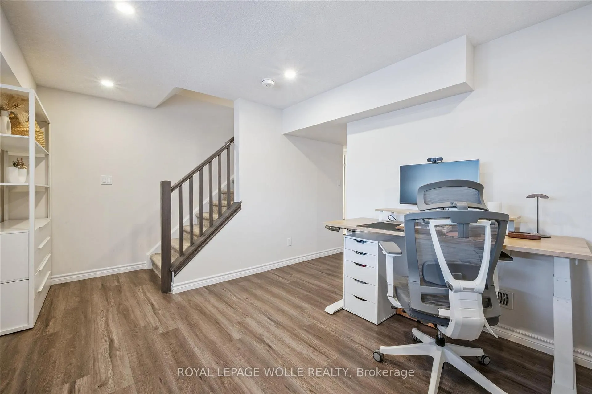 Photo 27 of 523 Hollybrook Crescent, Kitchener — HOMEH
