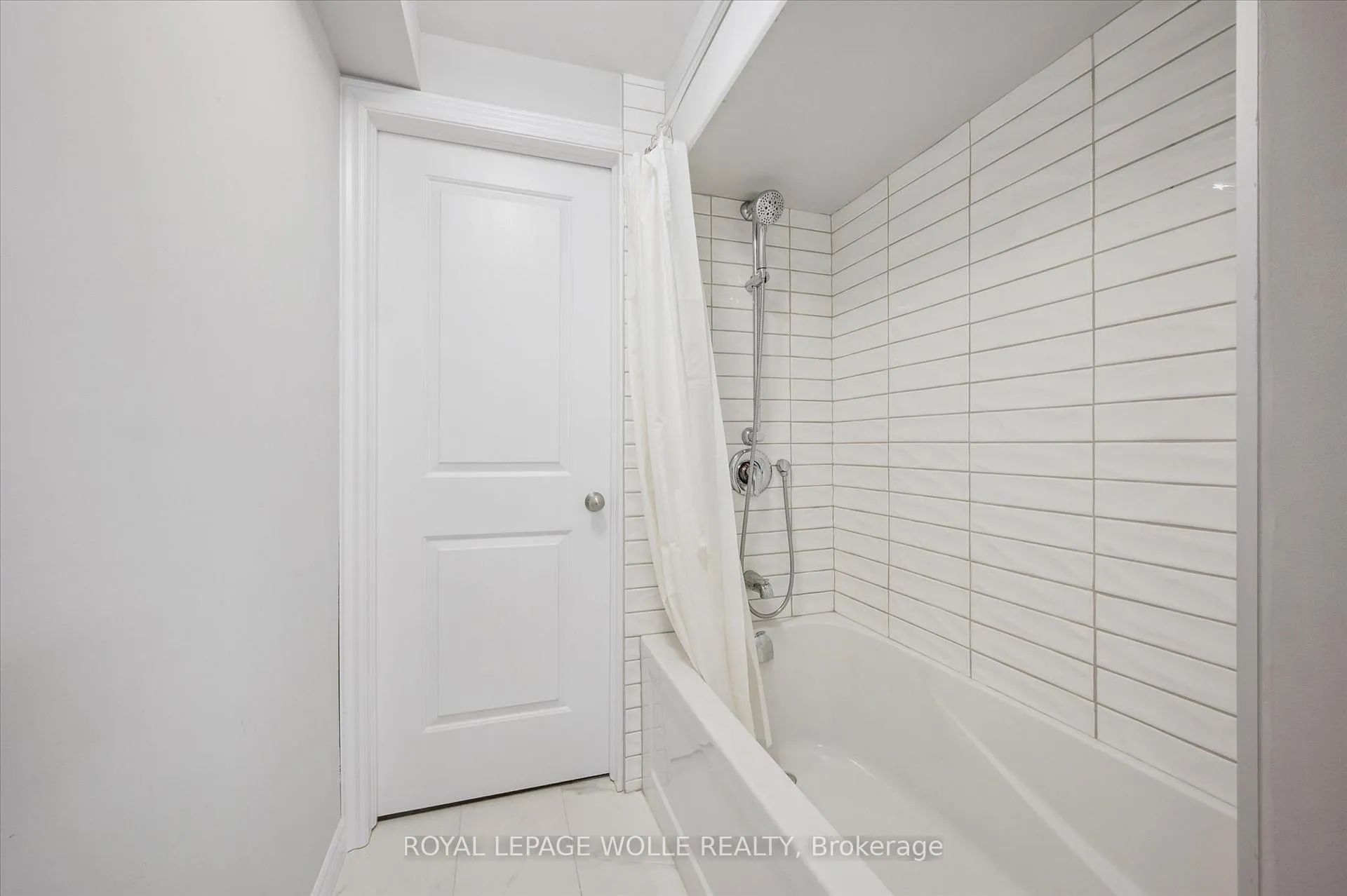 Photo 30 of 523 Hollybrook Crescent, Kitchener — HOMEH