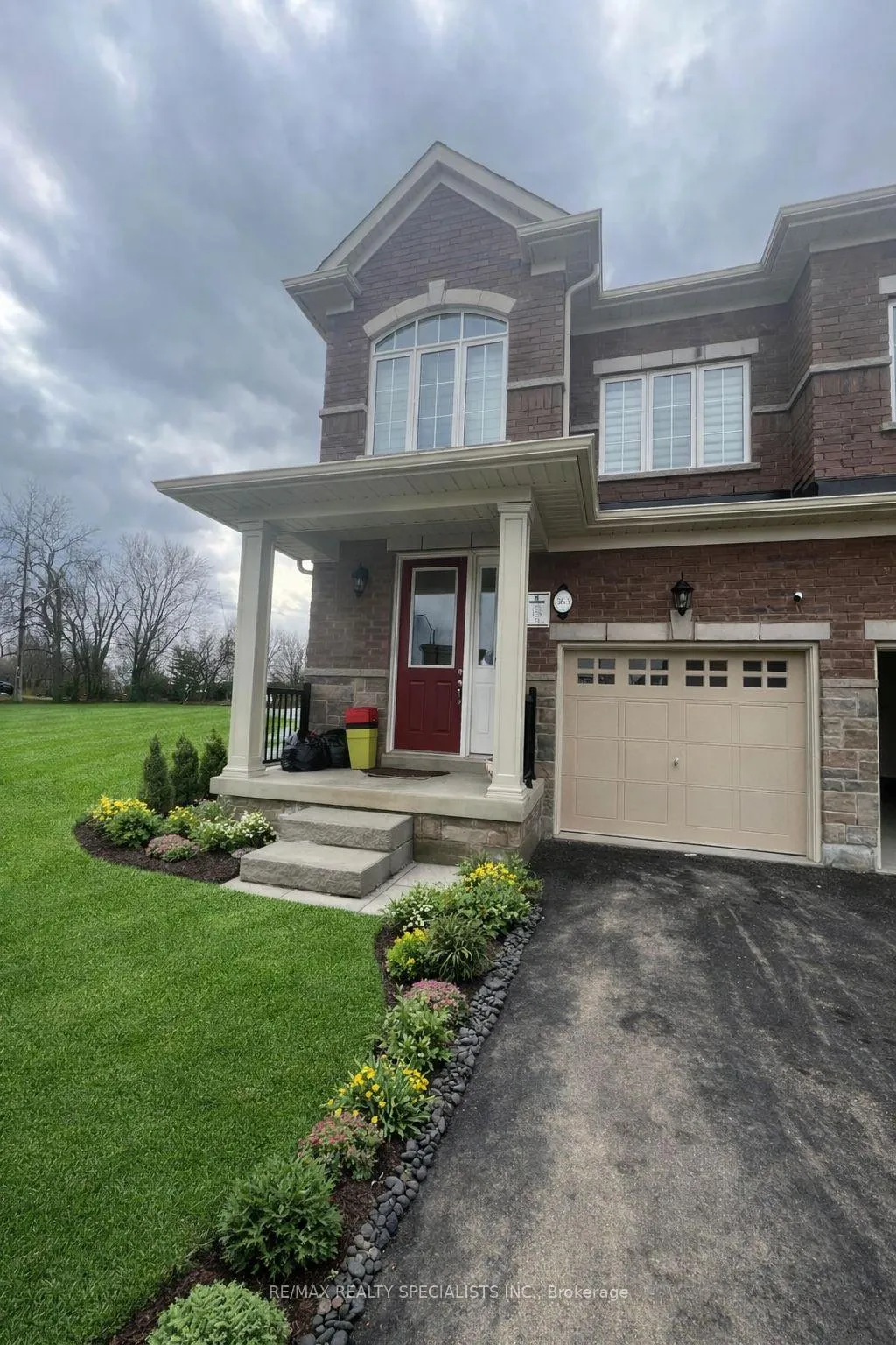 Photo 1 of 363 Raymond Road, Hamilton, Meadowlands — HOMEH