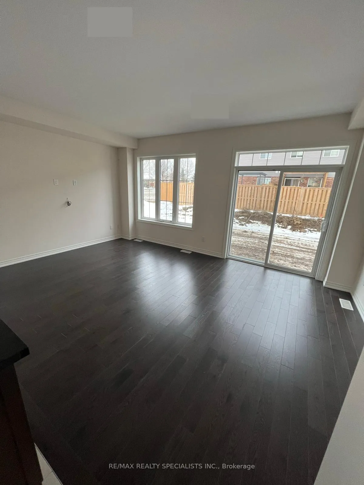 Photo 5 of 363 Raymond Road, Hamilton, Meadowlands — HOMEH