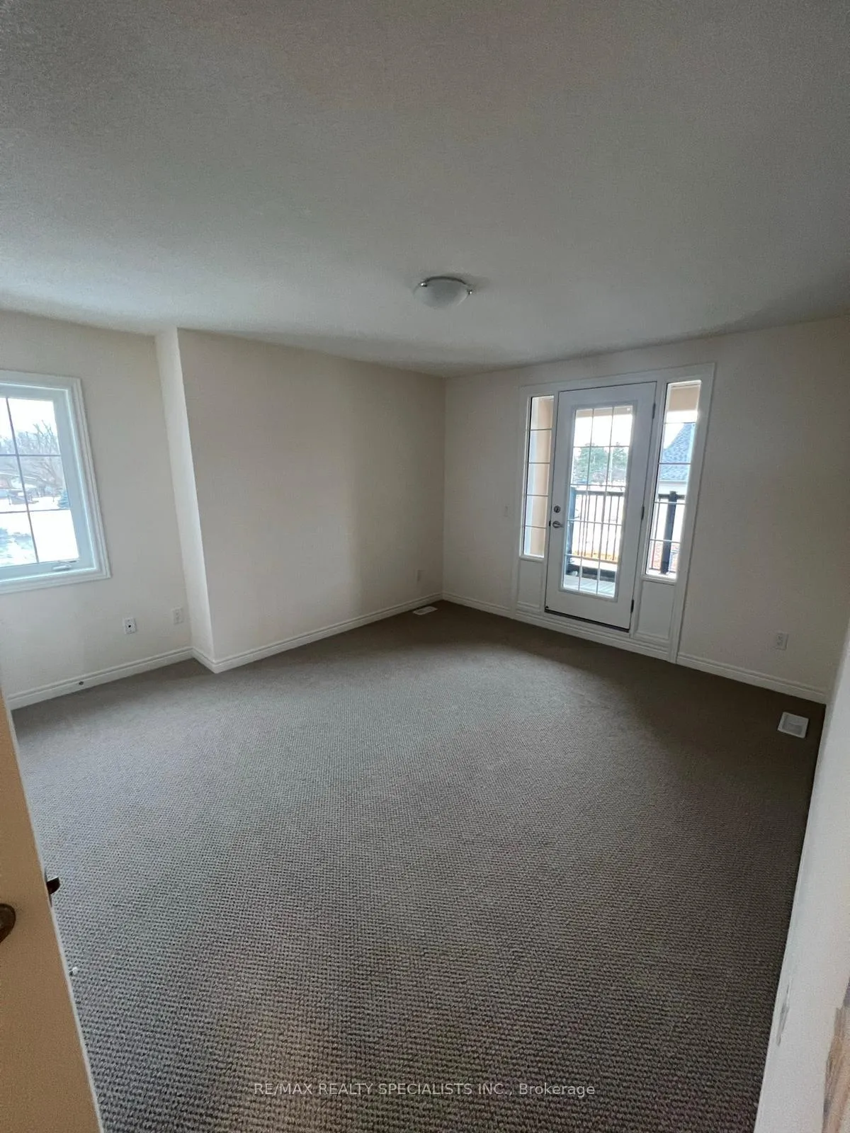 Photo 12 of 363 Raymond Road, Hamilton, Meadowlands — HOMEH