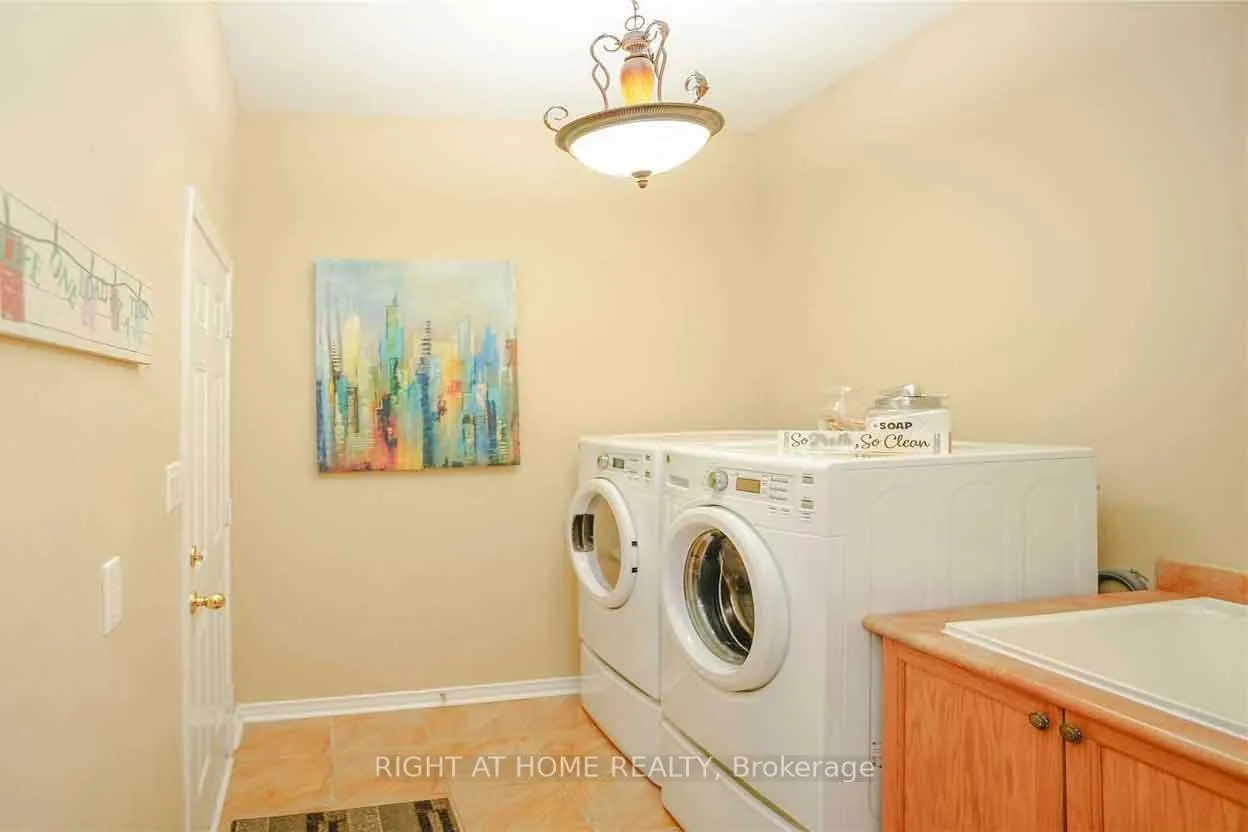 Photo 5 of Unit Main, 48 Feint Drive, Ajax, Northwest Ajax — HOMEH