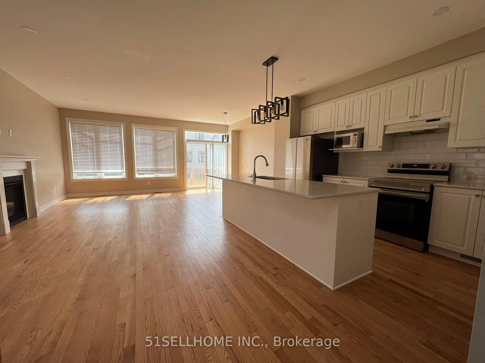 Photo 4 of 1424 Summer Street, Kingston, Kingston East (Incl Barret Crt) — HOMEH
