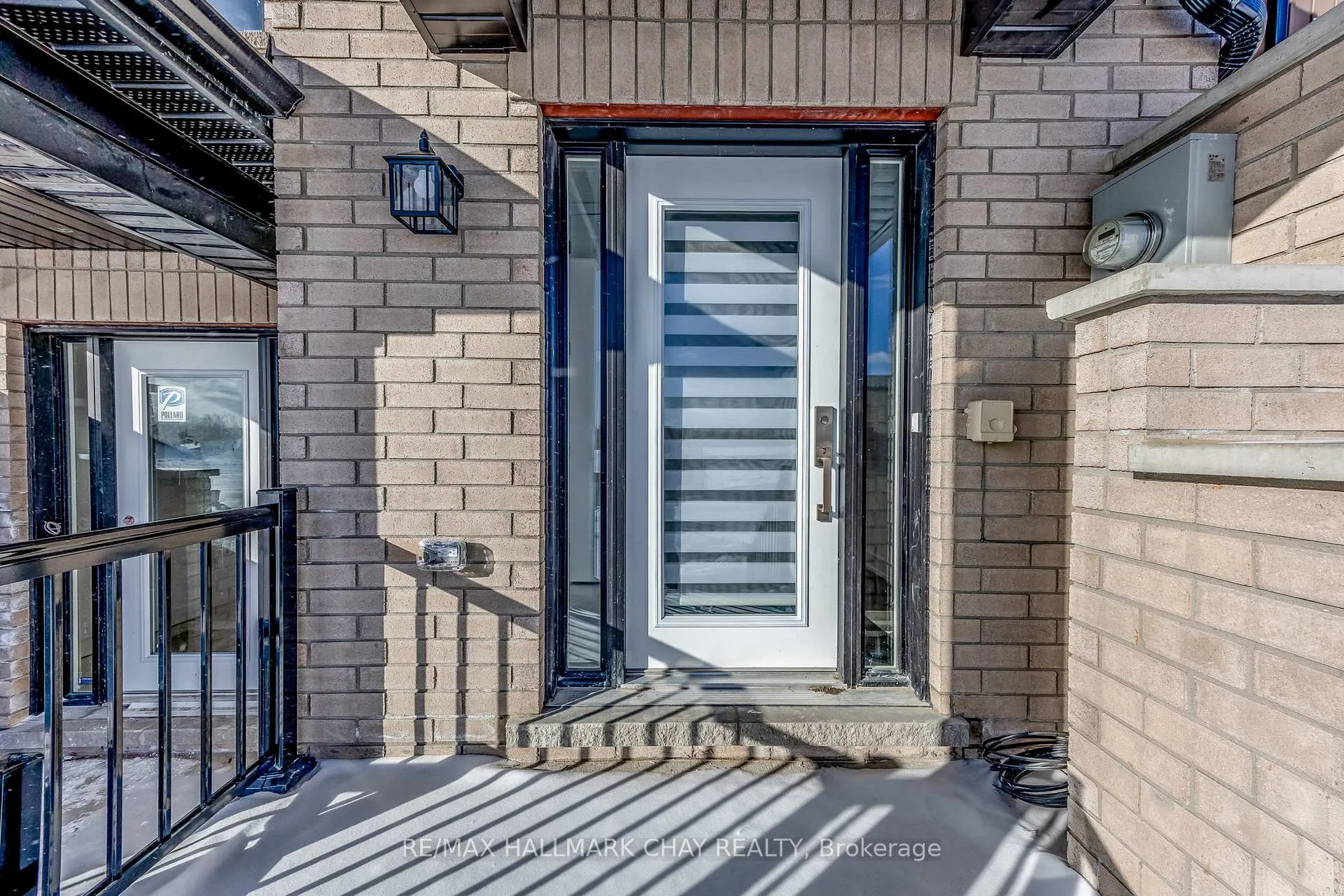 Photo 2 of 32 McAush Street, Barrie, Innis-Shore — HOMEH