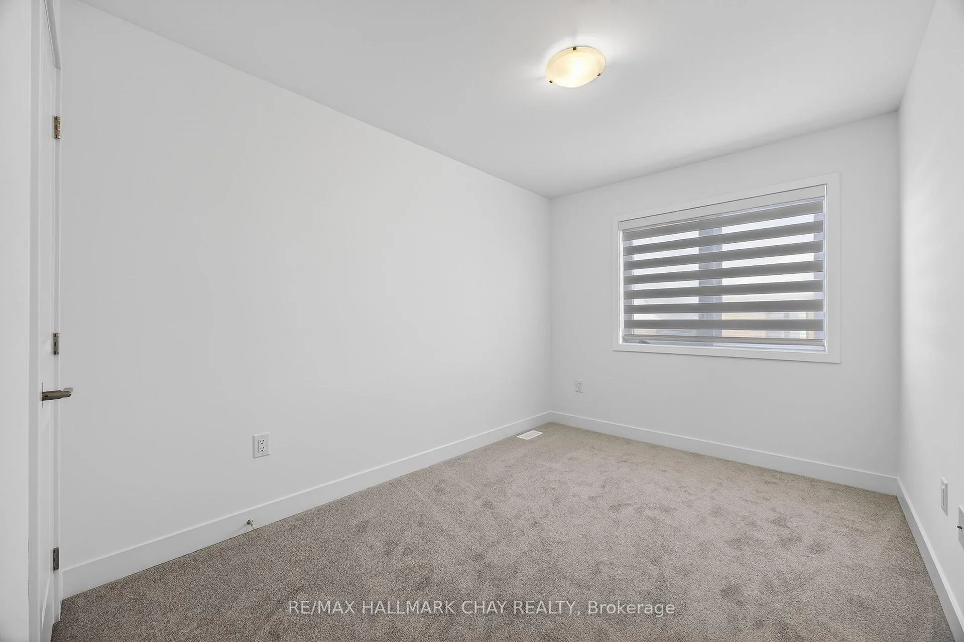 Photo 14 of 32 McAush Street, Barrie, Innis-Shore — HOMEH