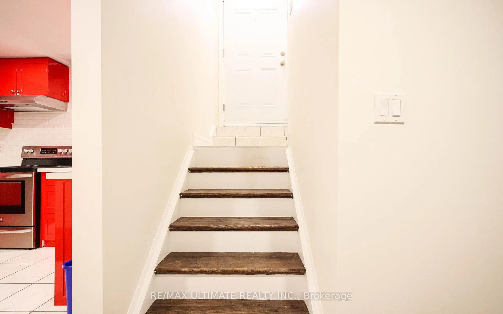 Photo 1 of Unit Lower, 109 Hollywood Hill Circle, Vaughan, Vellore Village — HOMEH