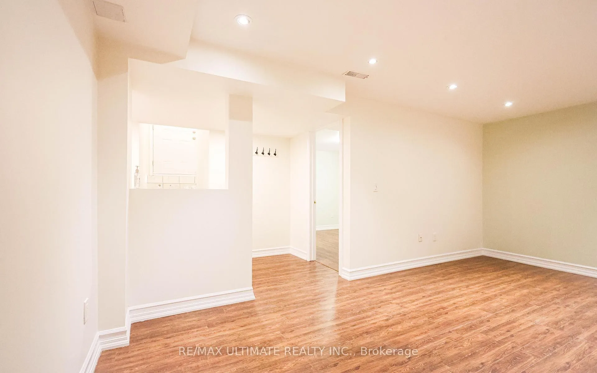 Photo 5 of Unit Lower, 109 Hollywood Hill Circle, Vaughan, Vellore Village — HOMEH