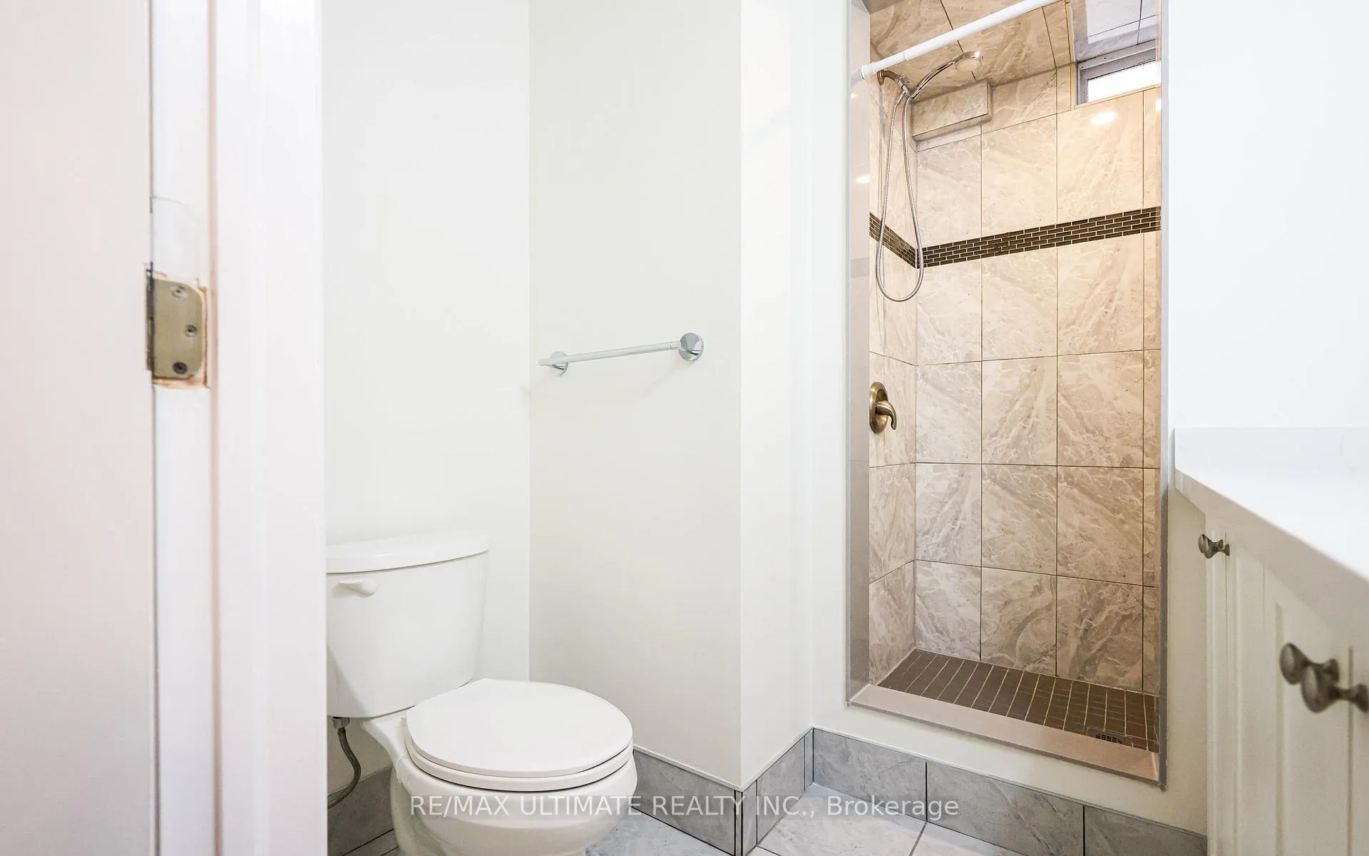 Photo 9 of Unit Lower, 109 Hollywood Hill Circle, Vaughan, Vellore Village — HOMEH