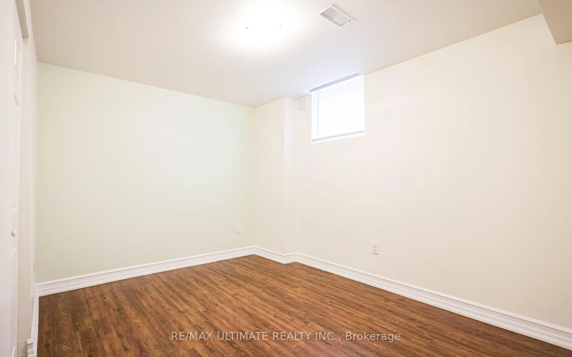 Photo 13 of Unit Lower, 109 Hollywood Hill Circle, Vaughan, Vellore Village — HOMEH