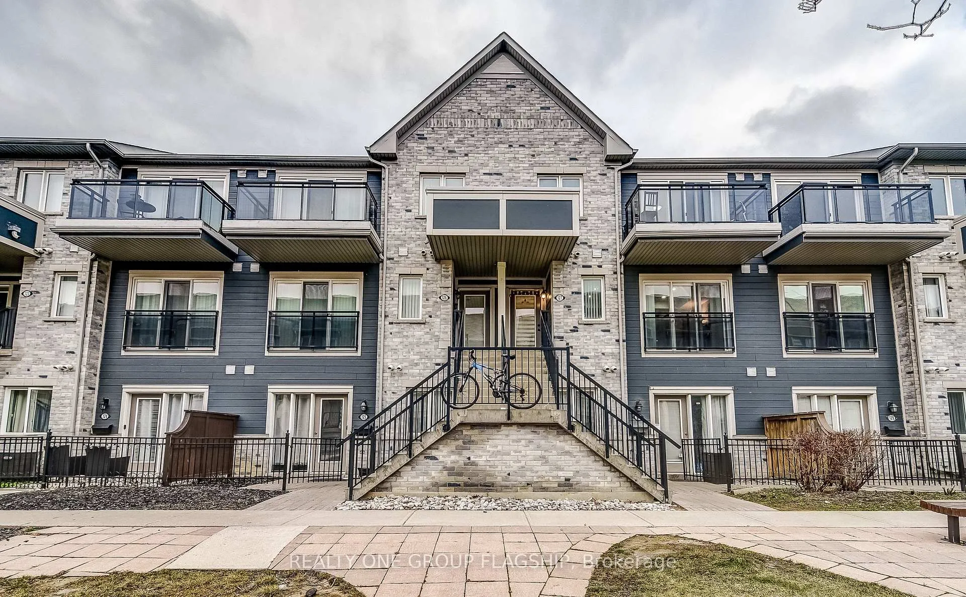 Photo 1 of 60 Fairwood Circle, Brampton, Sandringham-Wellington — HOMEH