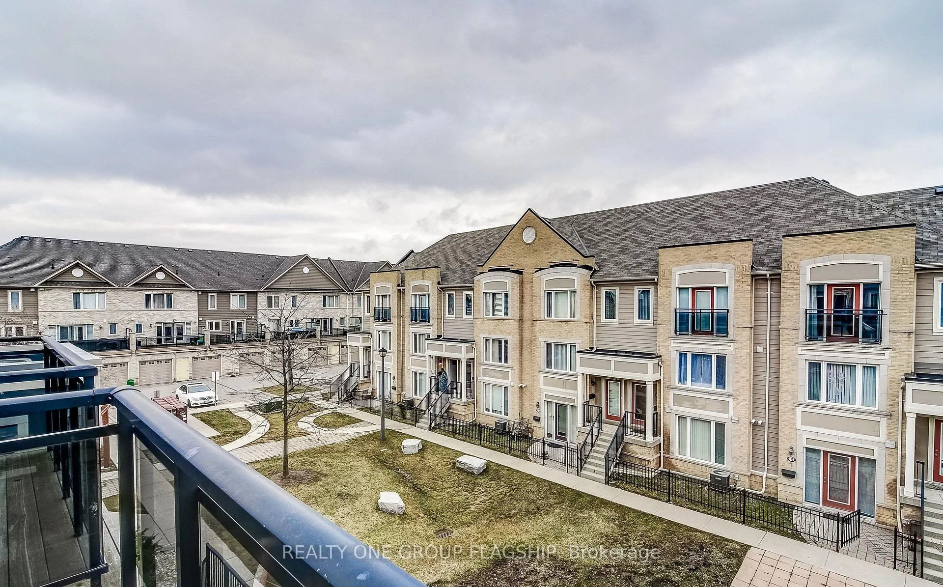 Photo 13 of 60 Fairwood Circle, Brampton, Sandringham-Wellington — HOMEH