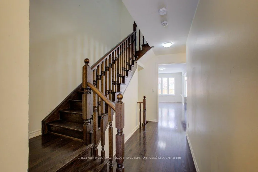 Photo 6 of 5 Donald Ficht Crescent, Brampton, Northwest Brampton — HOMEH
