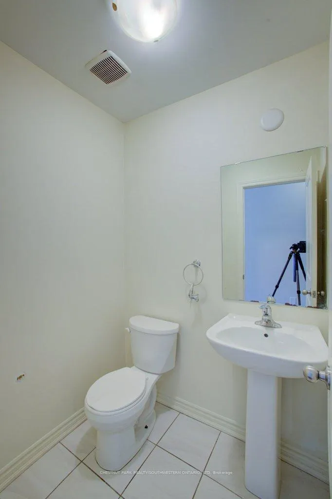 Photo 7 of 5 Donald Ficht Crescent, Brampton, Northwest Brampton — HOMEH