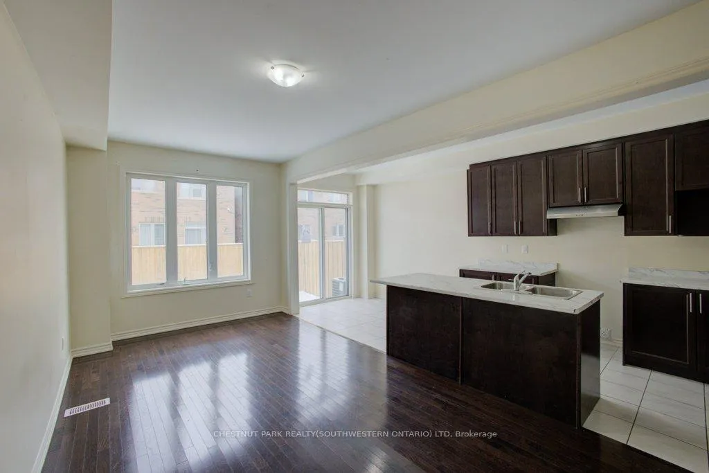 Photo 10 of 5 Donald Ficht Crescent, Brampton, Northwest Brampton — HOMEH