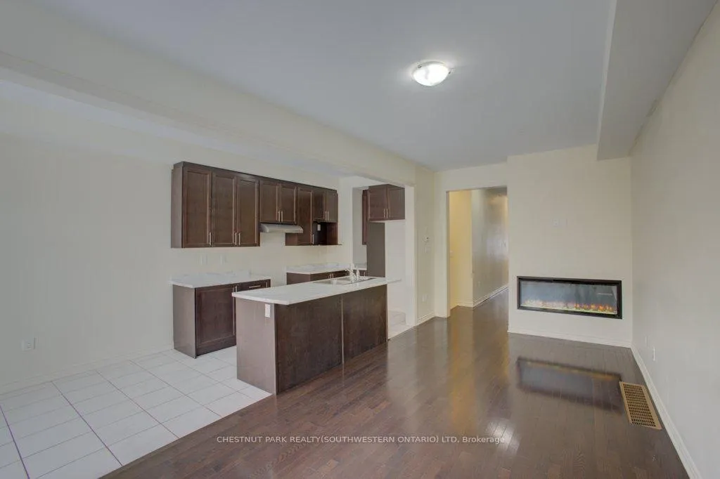 Photo 11 of 5 Donald Ficht Crescent, Brampton, Northwest Brampton — HOMEH