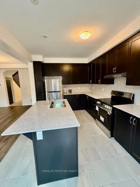 Photo 10 of 9 Vinewood Crescent, Barrie, Rural Barrie Southeast — HOMEH