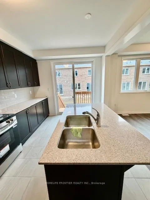 Photo 11 of 9 Vinewood Crescent, Barrie, Rural Barrie Southeast — HOMEH